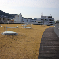 屋上芝生広場