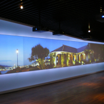 外国人を最初に迎える映像